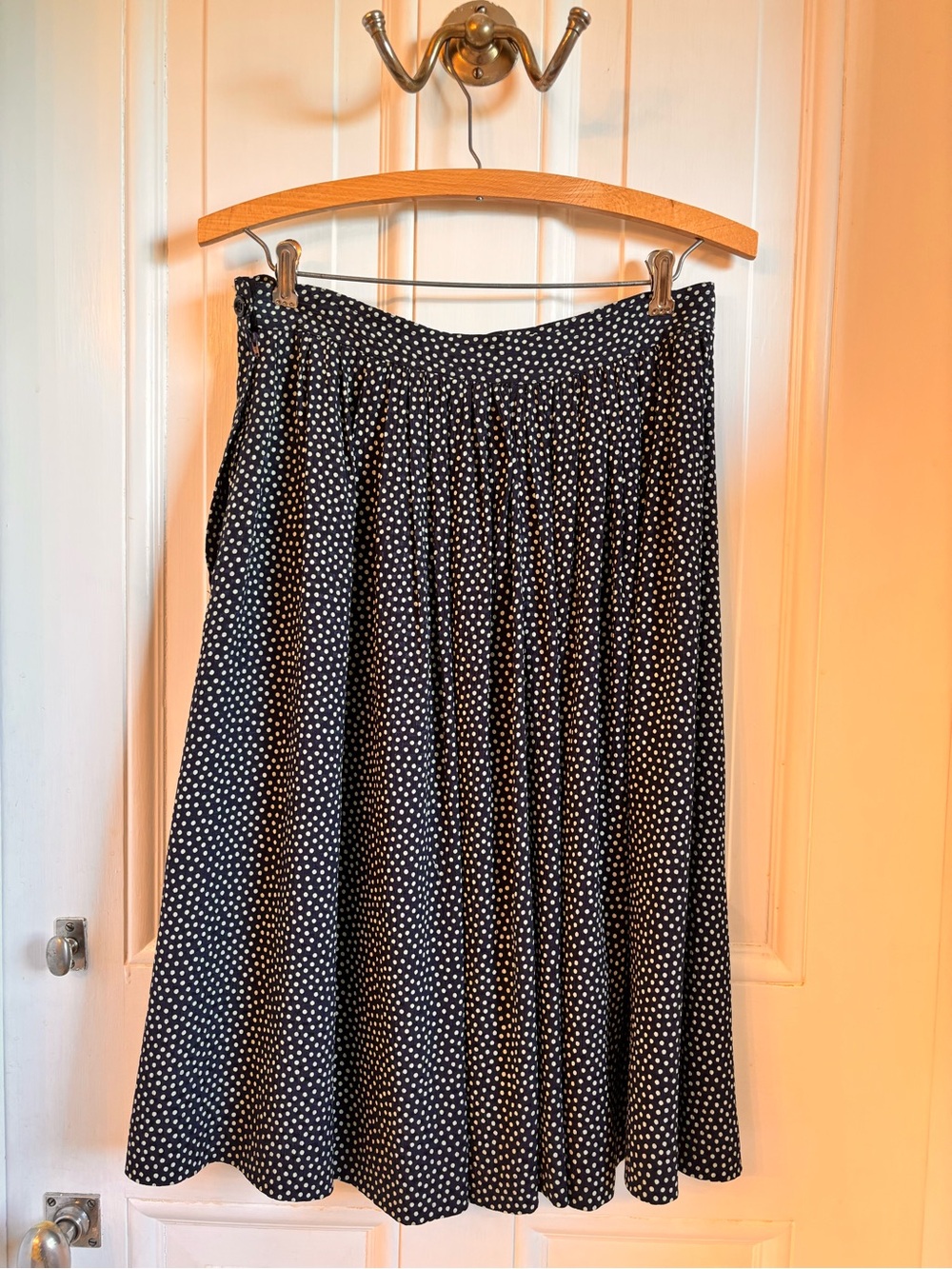 Valentino lined gathered skirt. Fits US 4-6, marked EU size 10 - Picture 5 of 5
